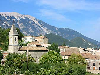 savoillan, village proven&ccedil;al, drome provencale