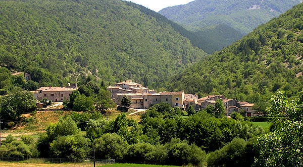 village de montjoux en drôme provençale
