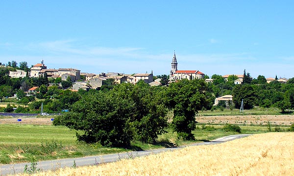 village de montségur sur lauzon en drôme provençale