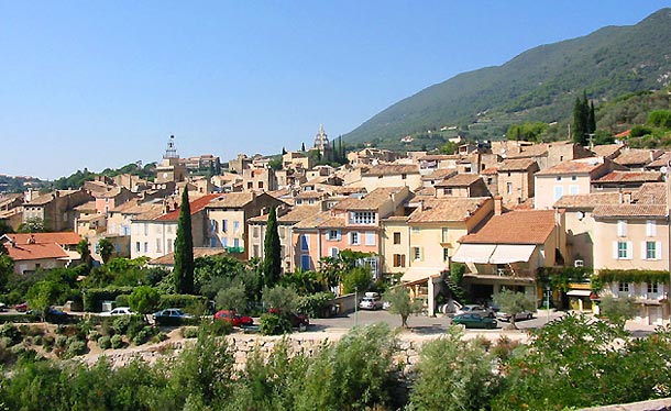 village de nyons en drôme provençale