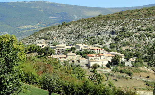 village de la rochette du buis