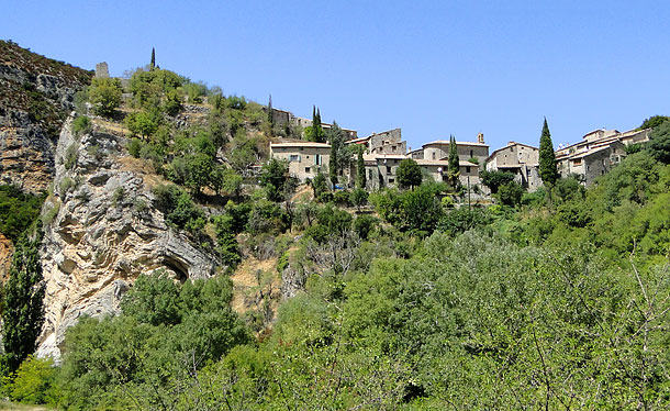 village de saint may en drôme provençale